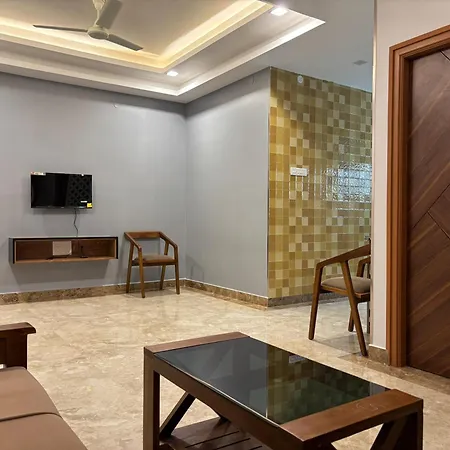Srirangam Nandavanam Service Apartments Tiruchirappalli Exterior photo
