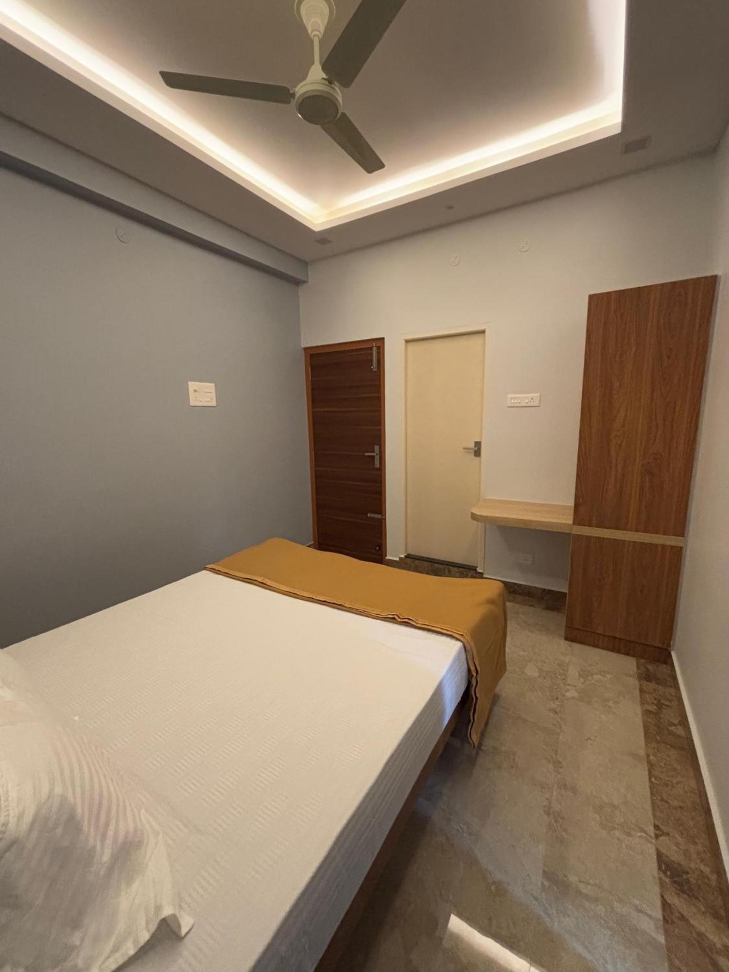 Srirangam Nandavanam Service Apartment *