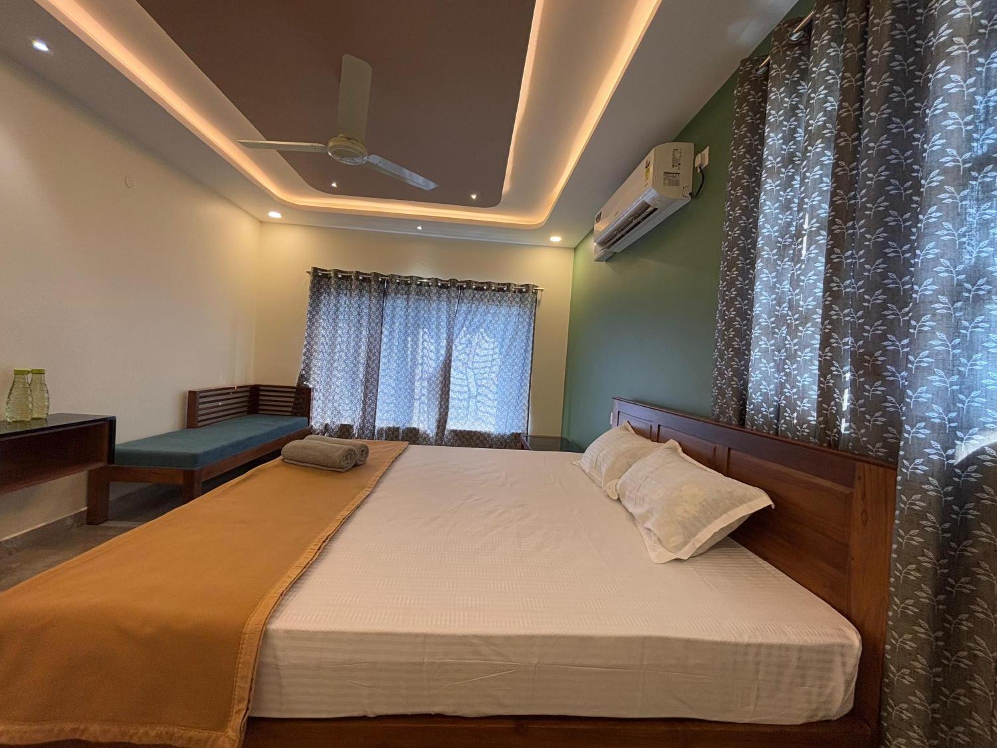 Srirangam Nandavanam Service Apartment *